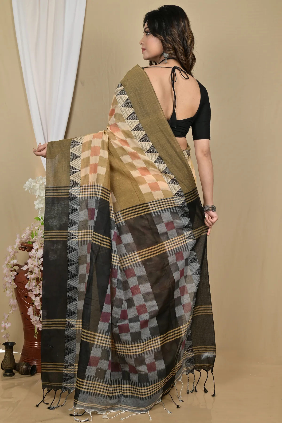 DipDiya Pure Cotton Brown Black Hiran Tradition in Every Thread Handloom Sarees