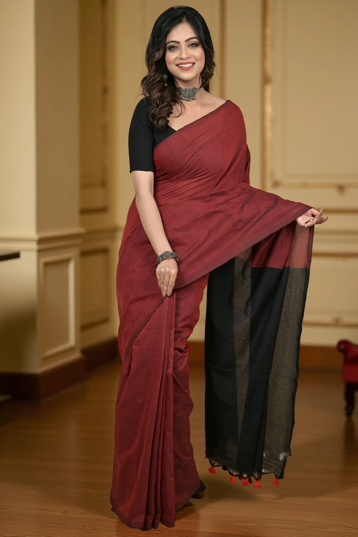 DipDiya Pure Cotton Brown Black ThanKhaditu Pure Bengali Grace Handloom Sarees