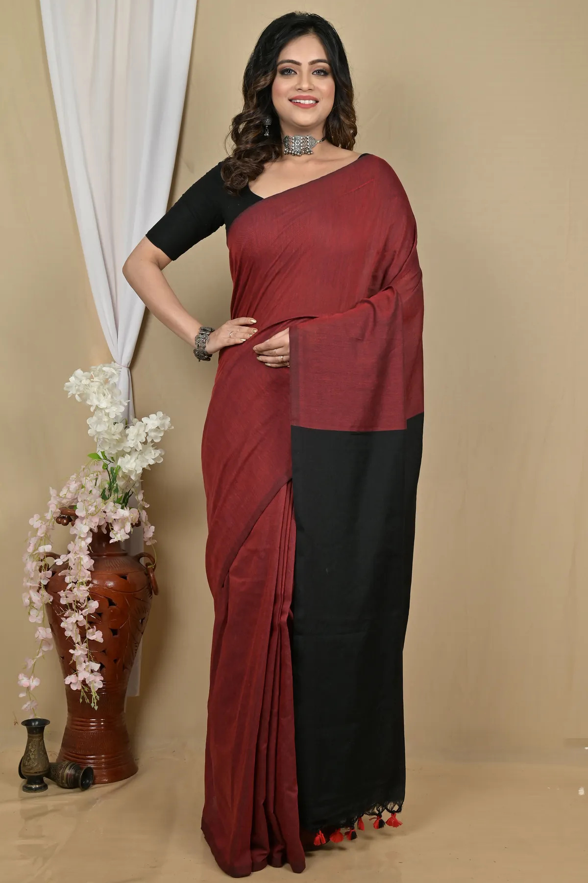 DipDiya Pure Cotton Brown Black ThanKhaditu Pure Bengali Grace Handloom Sarees