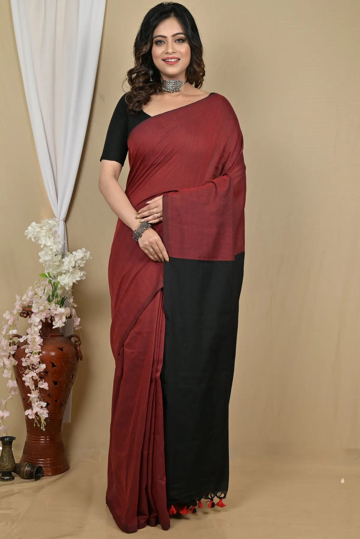 DipDiya Pure Cotton Brown Black ThanKhaditu Pure Bengali Grace Handloom Sarees