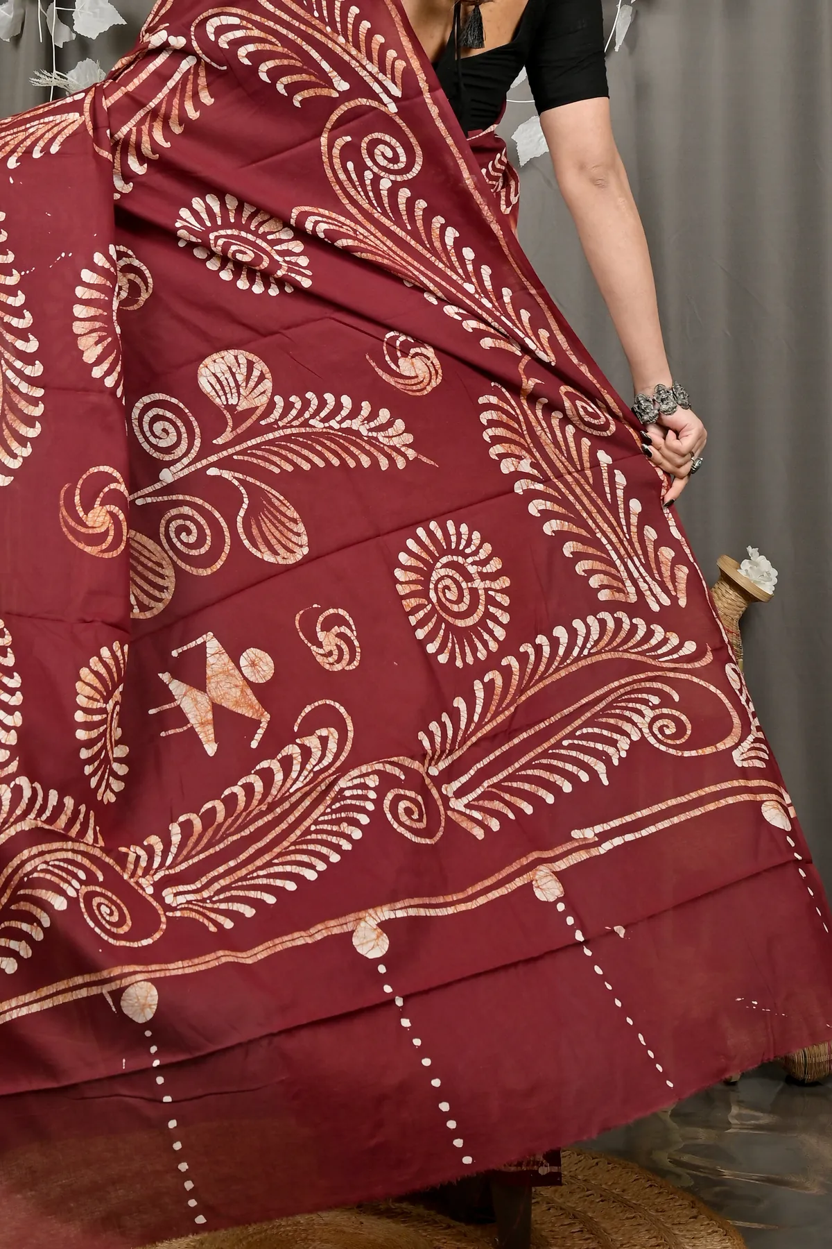 DipDiya Pure Cotton Brown Pihu Grace of Bengal Batik Print Sarees