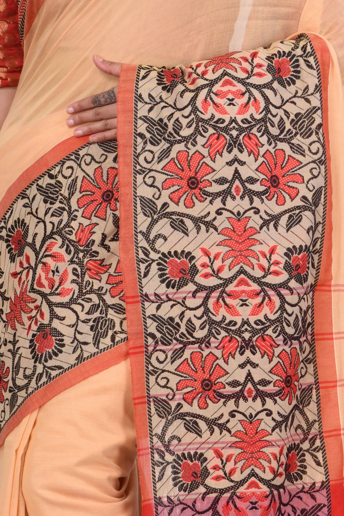 DipDiya Pure Cotton Cream Begompuri Hand Effortless Tradition Handloom Sarees