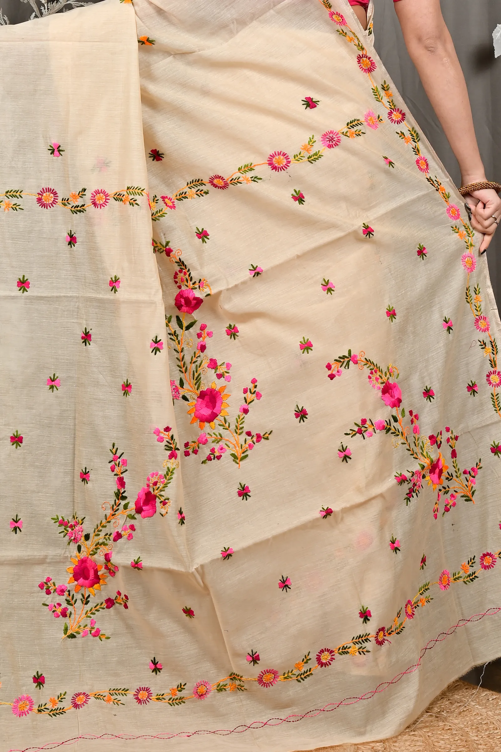 DipDiya Pure Cotton Cream Devui Stories of Bengal Kantha Stitch Sarees