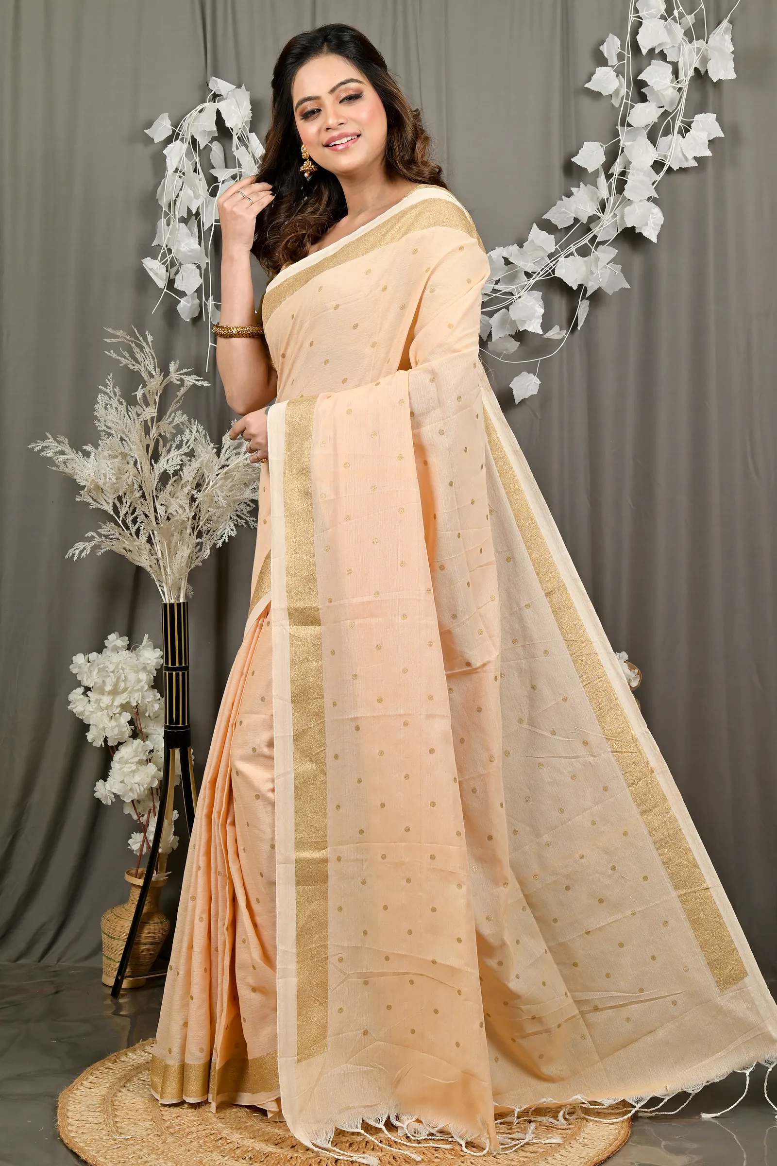 DipDiya Pure Cotton Cream Foyma The Bengali Classic Printed Tant Sarees