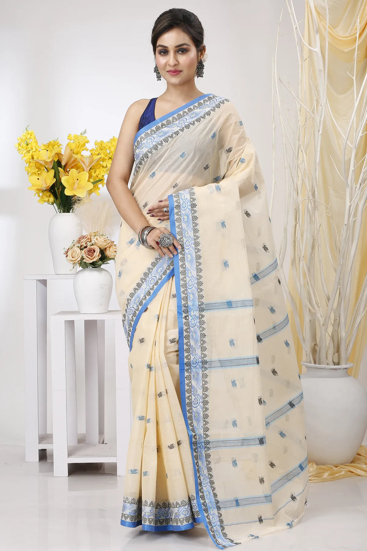 DipDiya Pure Cotton Cream Leron Regal Bengali Tant Sarees