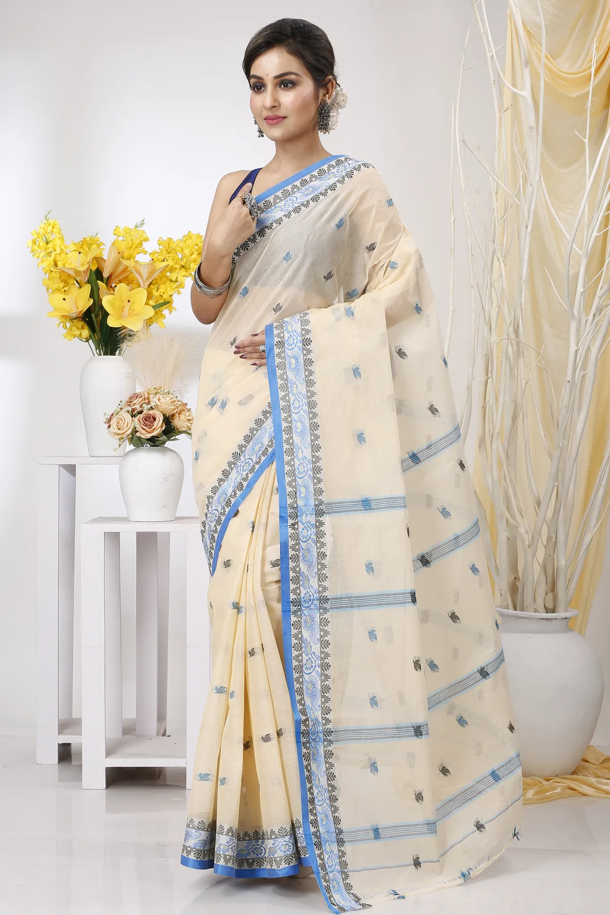 DipDiya Pure Cotton Cream Leron Regal Bengali Tant Sarees