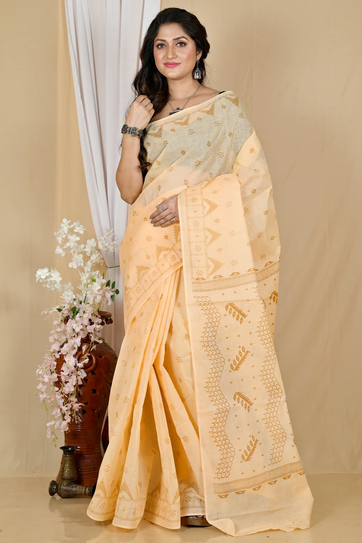 DipDiya Pure Cotton Cream Lupata Heritage Elegance Printed Tant Sarees