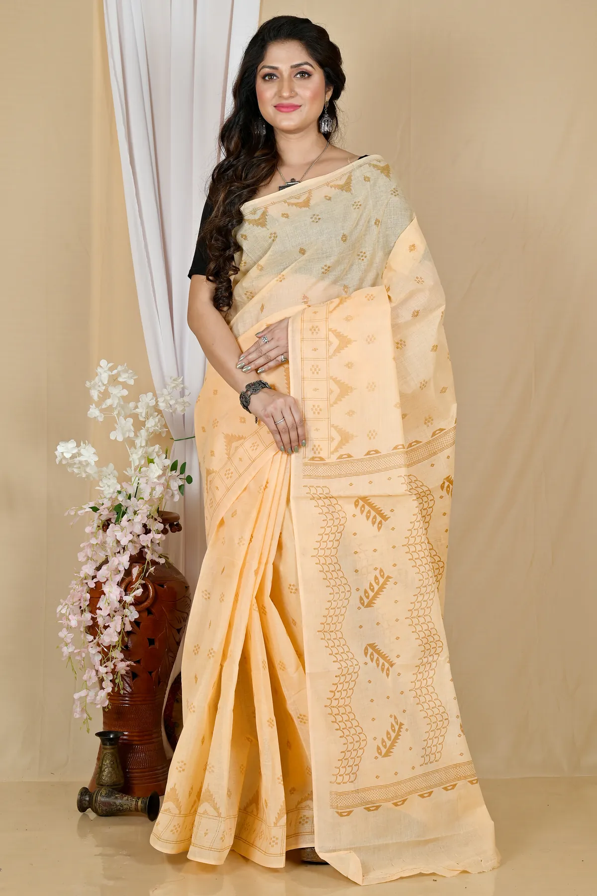 DipDiya Pure Cotton Cream Lupata Heritage Elegance Printed Tant Sarees