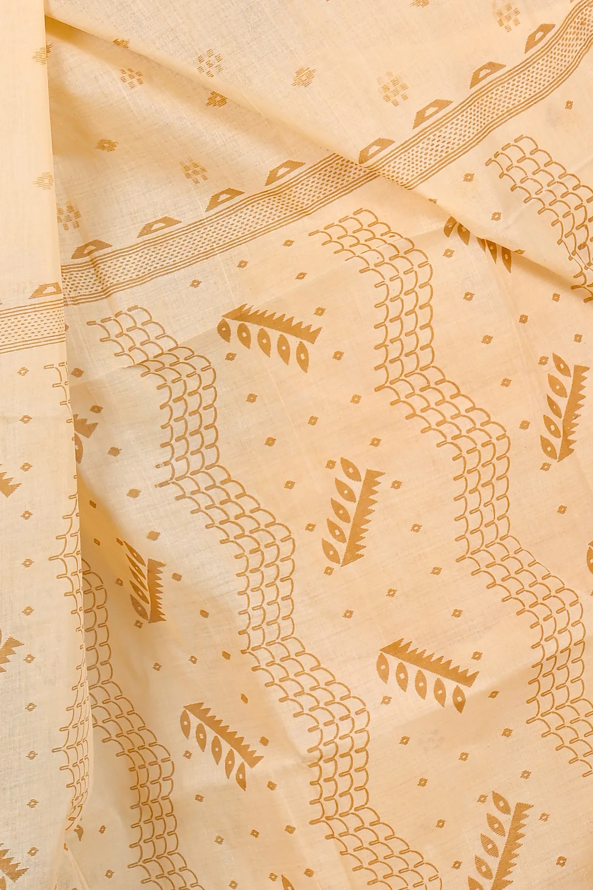 DipDiya Pure Cotton Cream Lupata Heritage Elegance Printed Tant Sarees