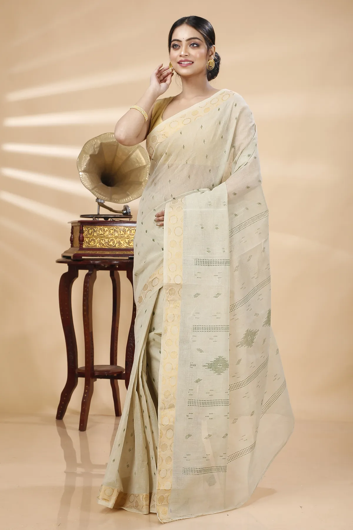 DipDiya Pure Cotton Cream Porna Timeless Bengal Printed Tant Sarees