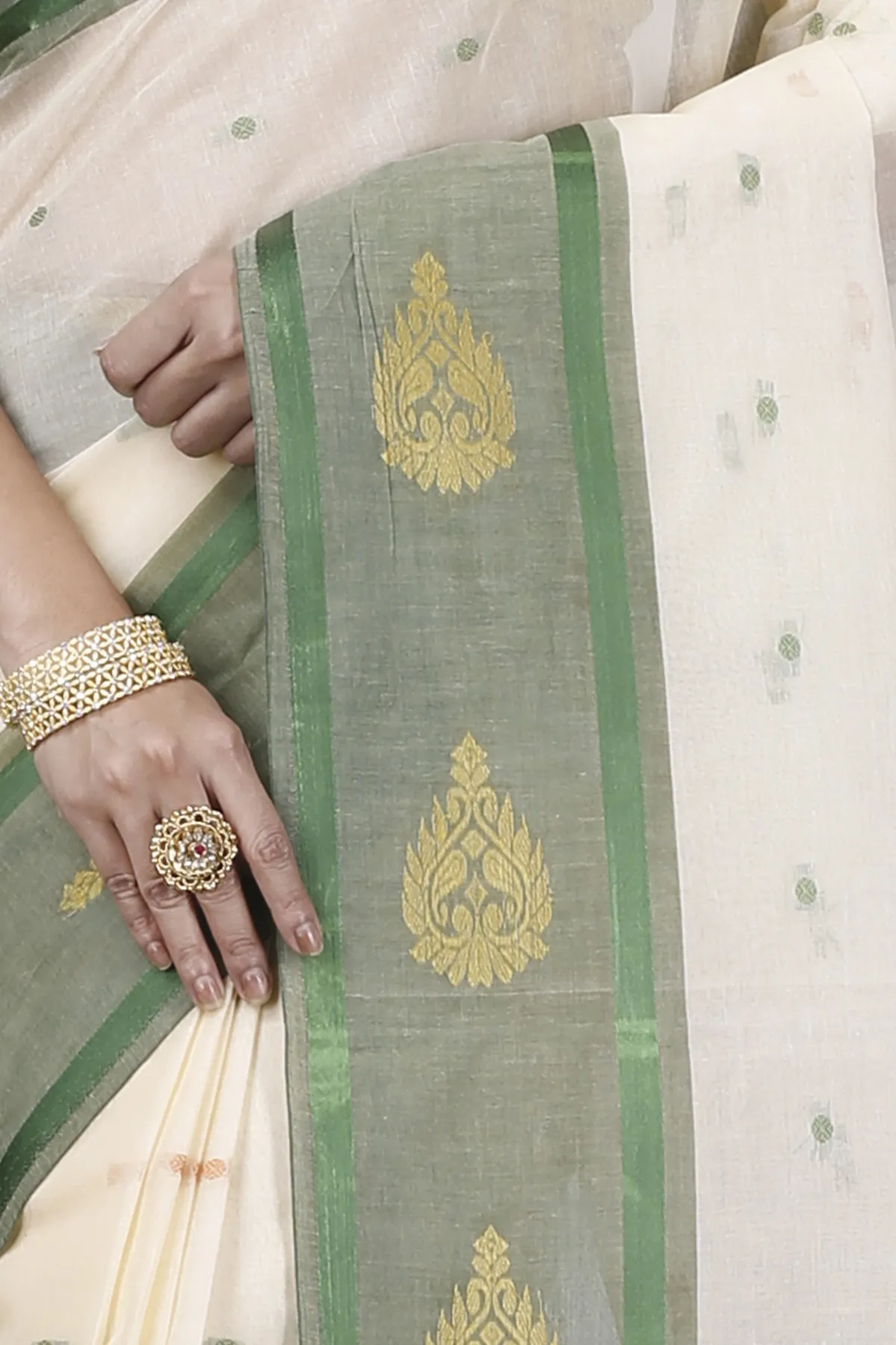 DipDiya Pure Cotton Cream Upala Rooted in Bengal Tant Sarees
