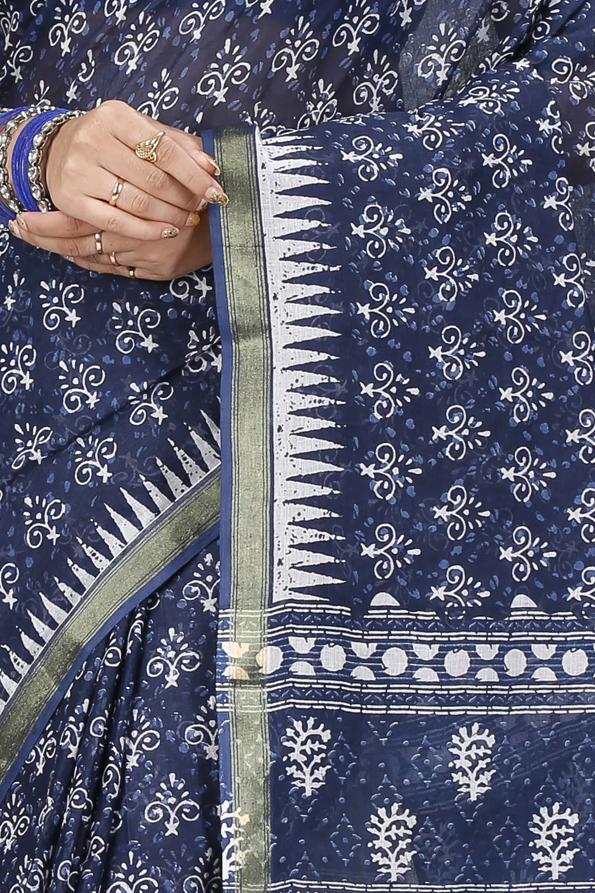 DipDiya Pure Cotton Dark Blue Mela Wrapped in Heritage Printed Handloom Sarees