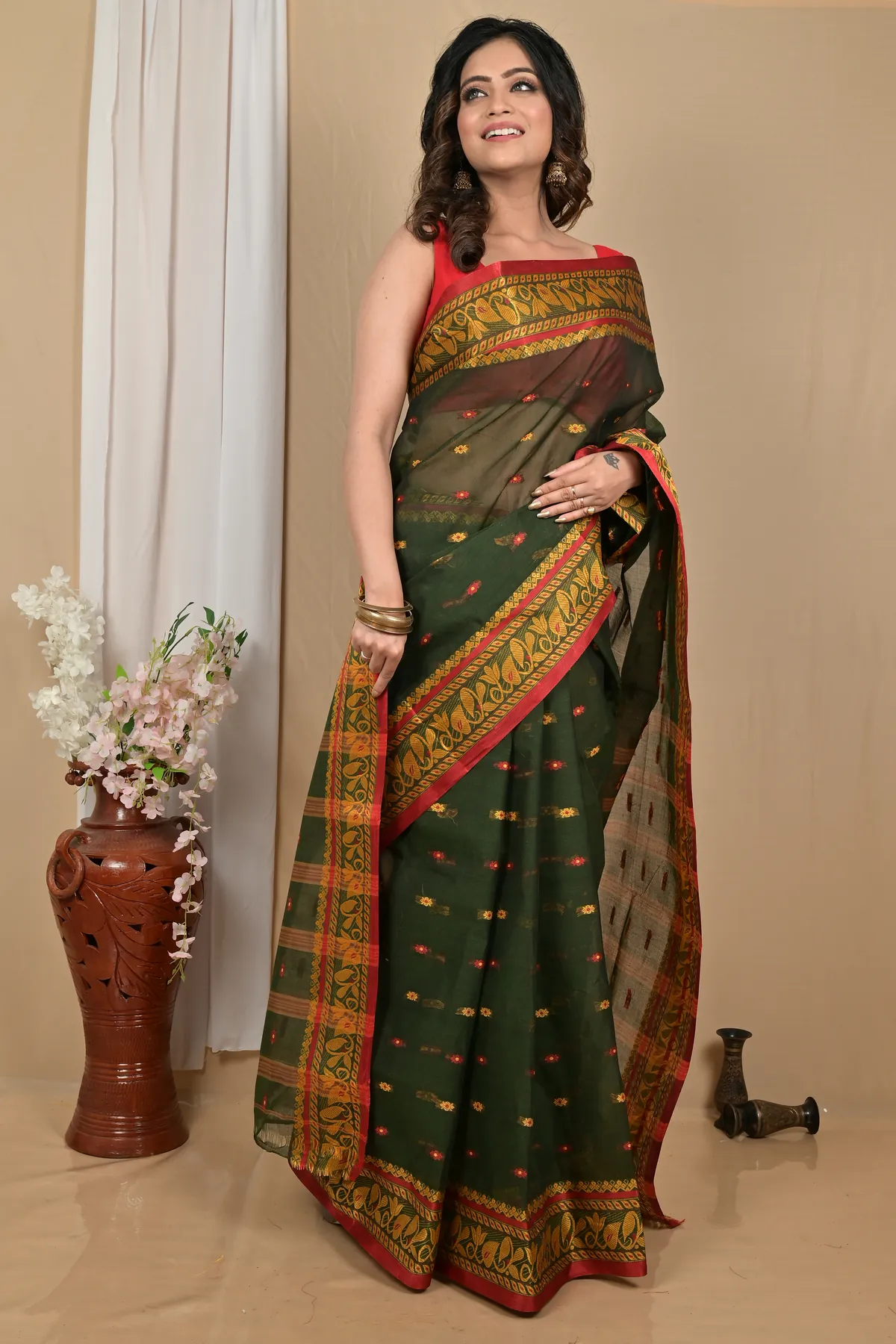 DipDiya Pure Cotton Dark Green Achlin Crafted with Soul Tant Sarees