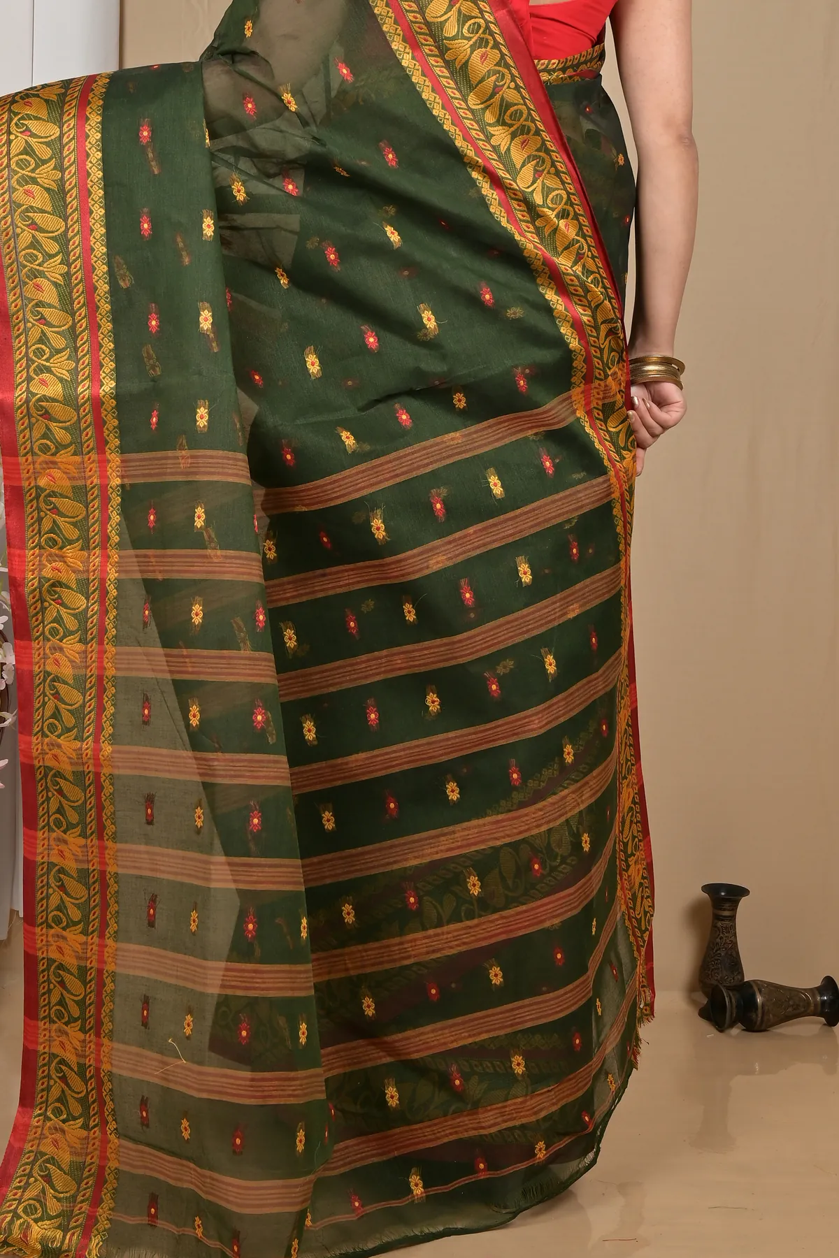 DipDiya Pure Cotton Dark Green Achlin Crafted with Soul Tant Sarees