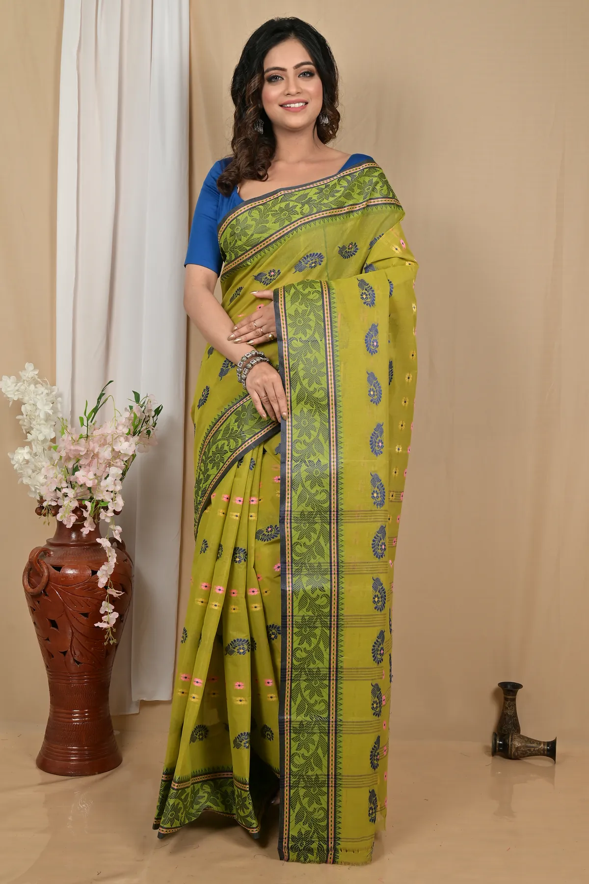 DipDiya Pure Cotton Dark Green Achrol Stories of Bengal Tant Sarees