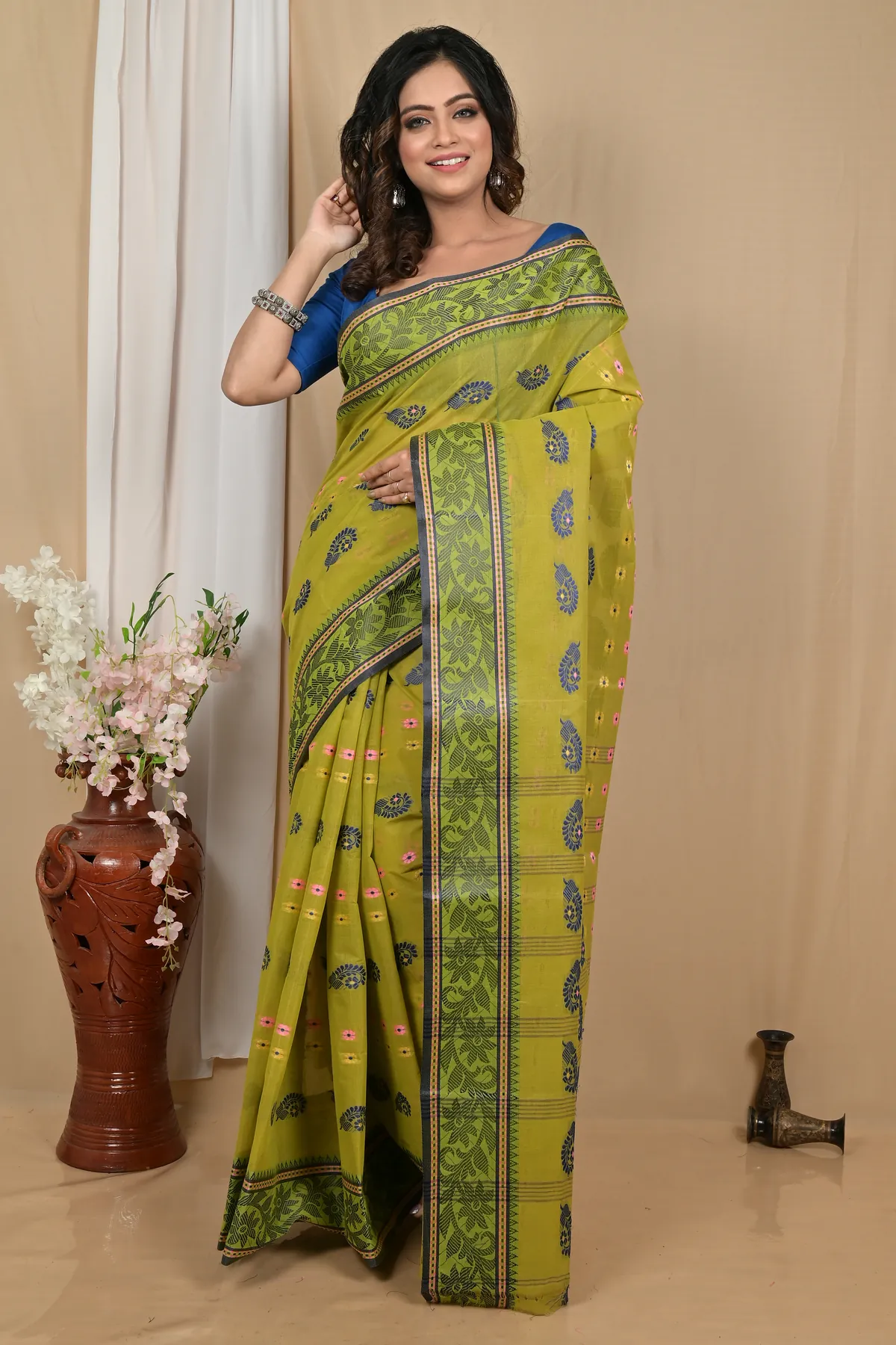 DipDiya Pure Cotton Dark Green Achrol Stories of Bengal Tant Sarees
