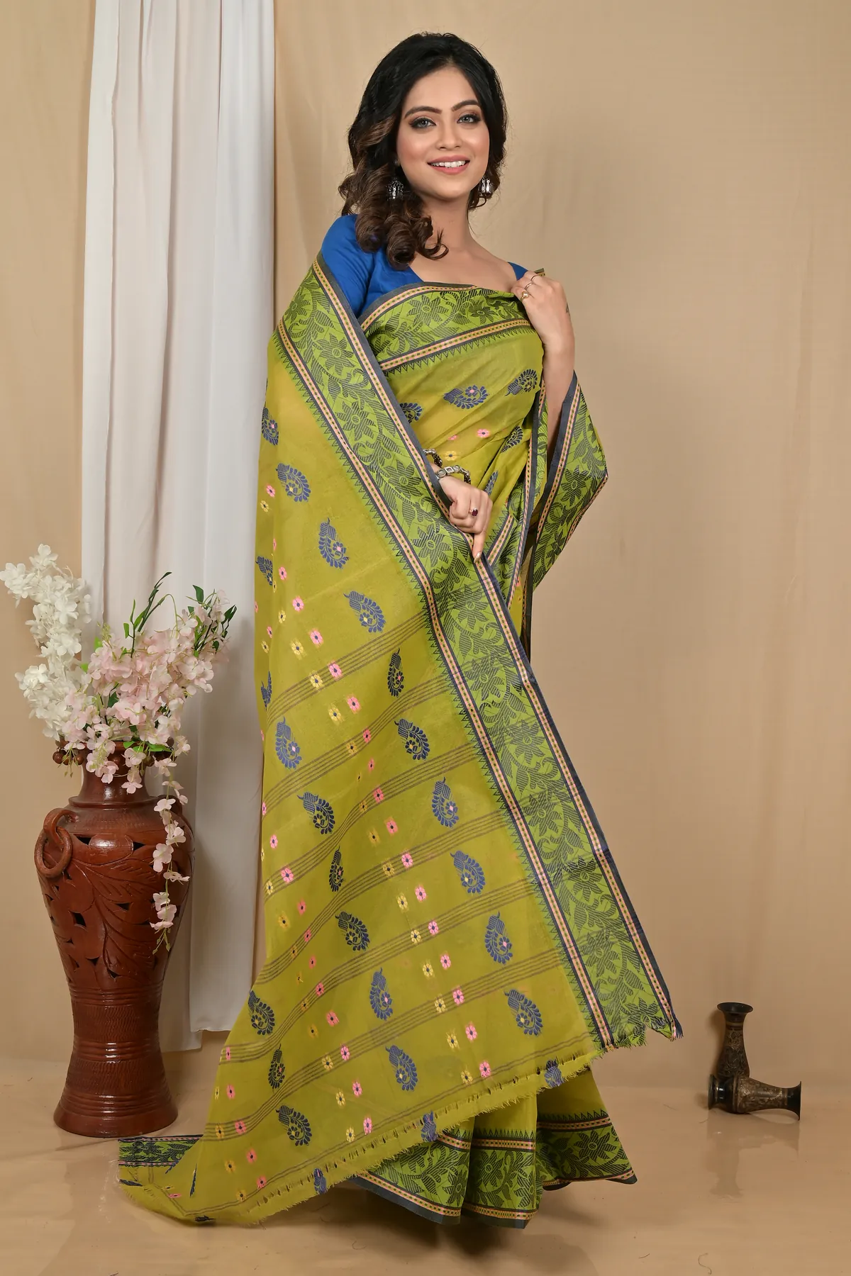 DipDiya Pure Cotton Dark Green Achrol Stories of Bengal Tant Sarees