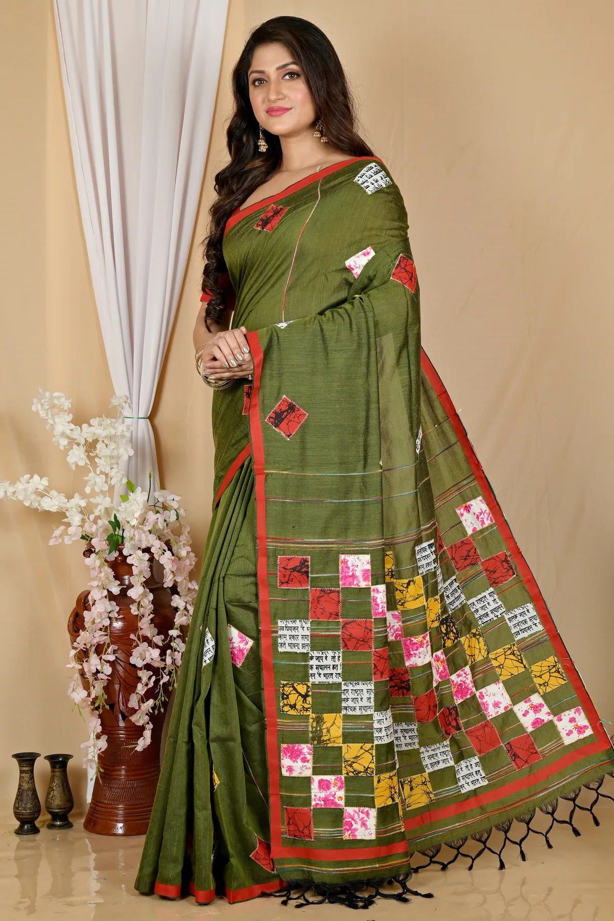 DipDiya Pure Cotton Dark Green Aplika Tanu Classic Grace Applique Sarees