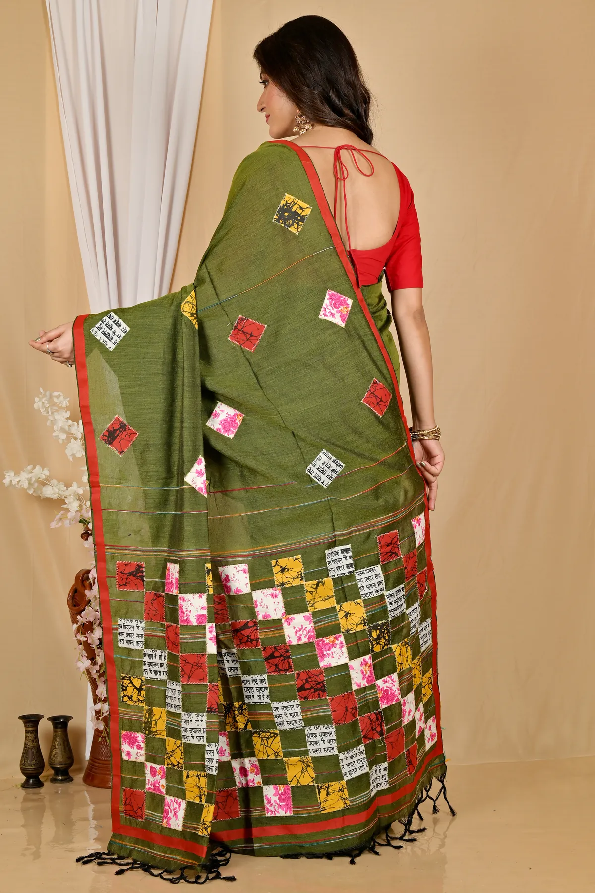 DipDiya Pure Cotton Dark Green Aplika Tanu Classic Grace Applique Sarees