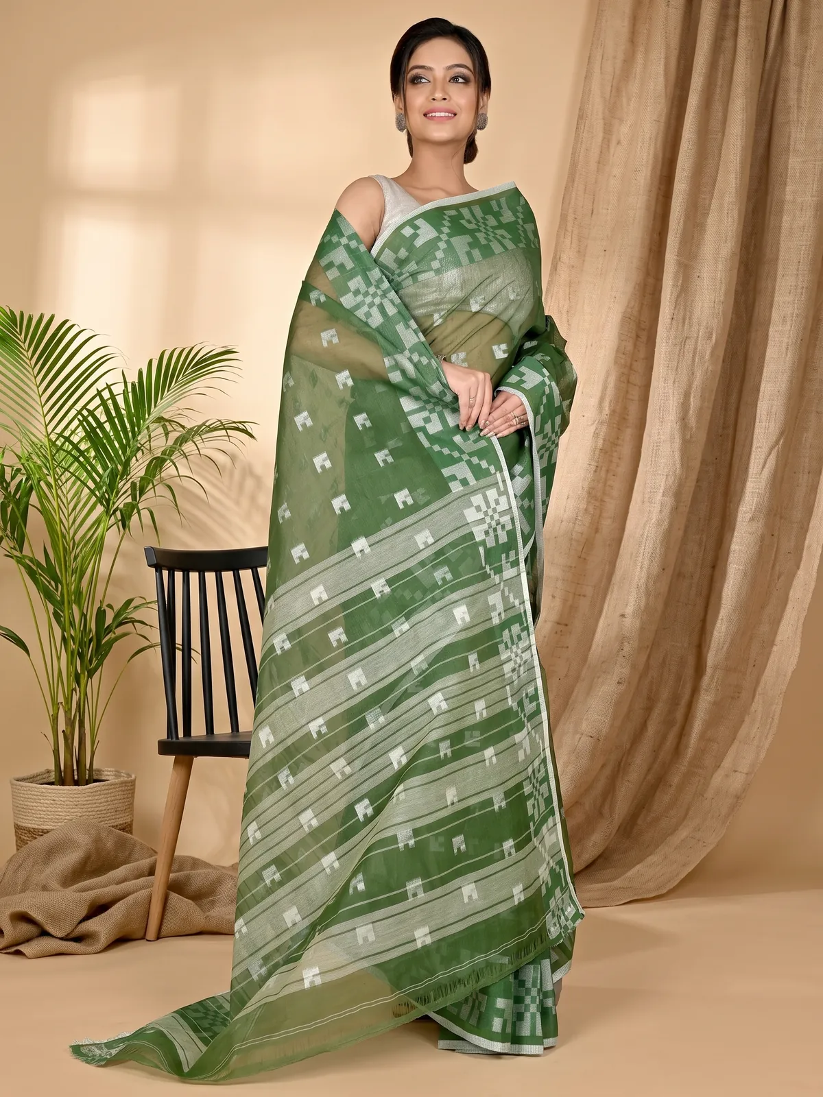 DipDiya Pure Cotton Dark Green Aptuk Crafted with Soul Tant Sarees