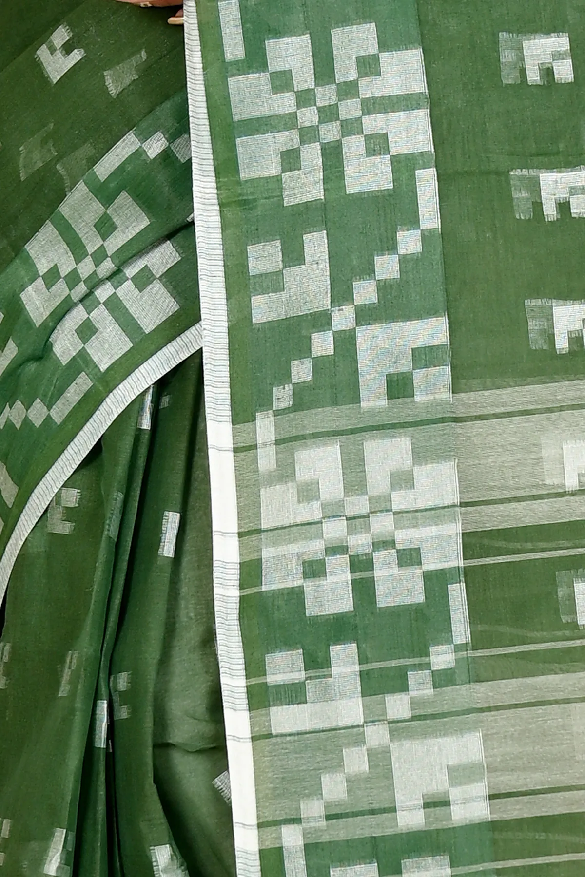 DipDiya Pure Cotton Dark Green Aptuk Crafted with Soul Tant Sarees
