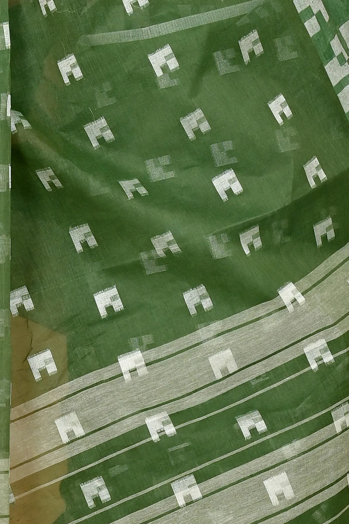 DipDiya Pure Cotton Dark Green Aptuk Crafted with Soul Tant Sarees