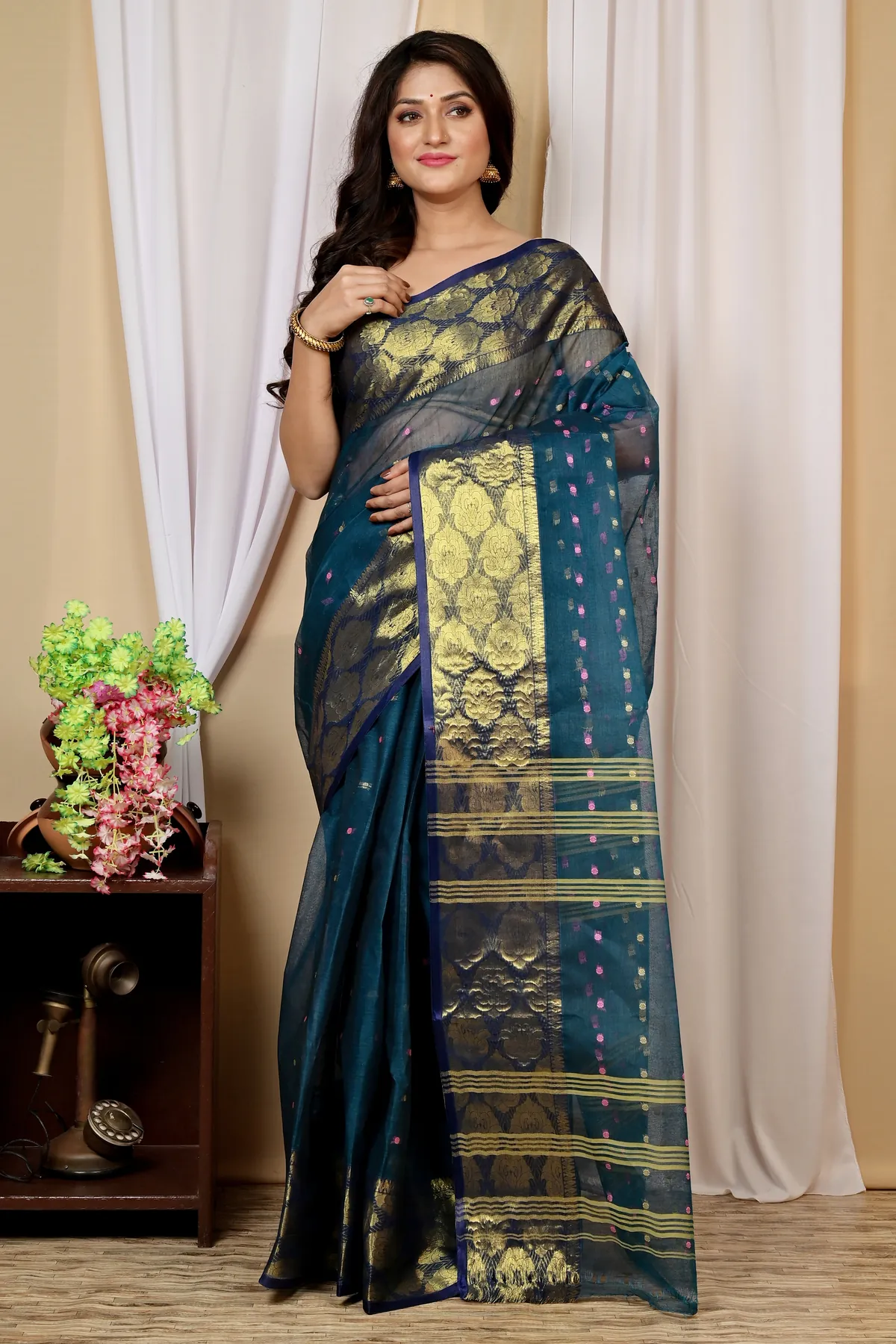 DipDiya Pure Cotton Dark Green Asmanito Masterfully Woven Tant Sarees