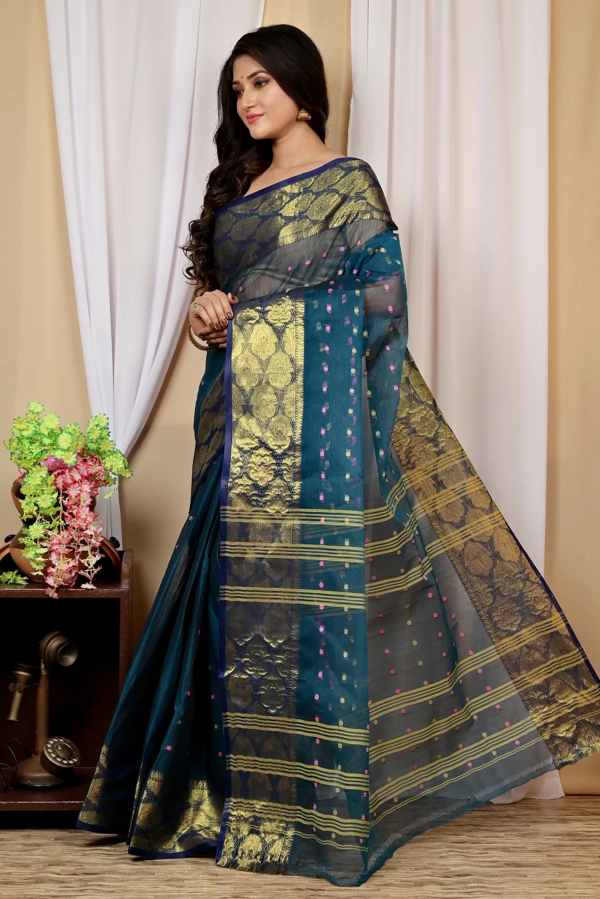 DipDiya Pure Cotton Dark Green Asmanito Masterfully Woven Tant Sarees
