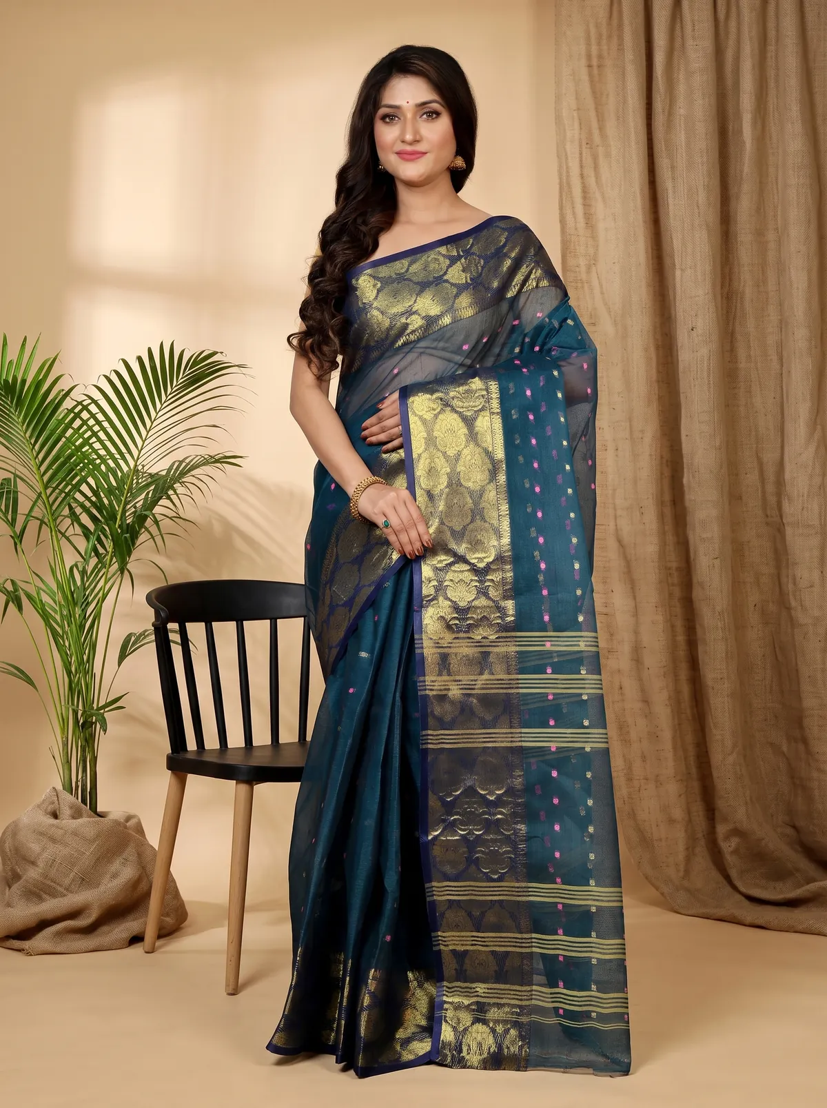 DipDiya Pure Cotton Dark Green Asmanito Masterfully Woven Tant Sarees