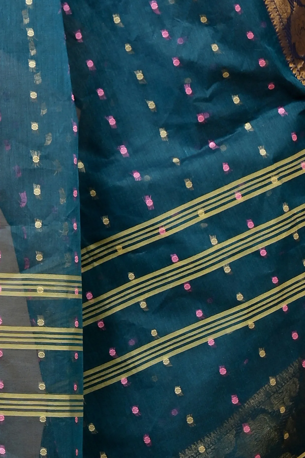 DipDiya Pure Cotton Dark Green Asmanito Masterfully Woven Tant Sarees