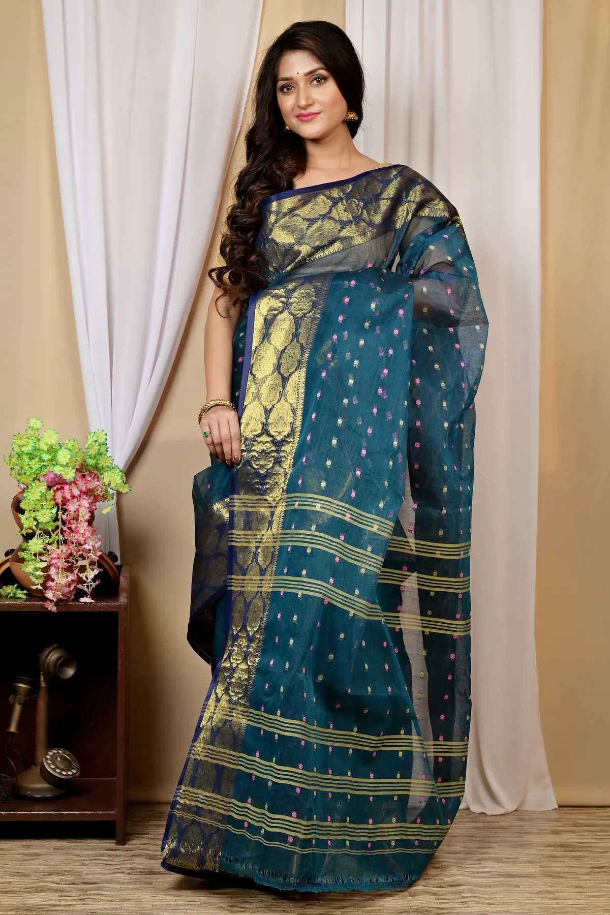 DipDiya Pure Cotton Dark Green Asmanito Masterfully Woven Tant Sarees