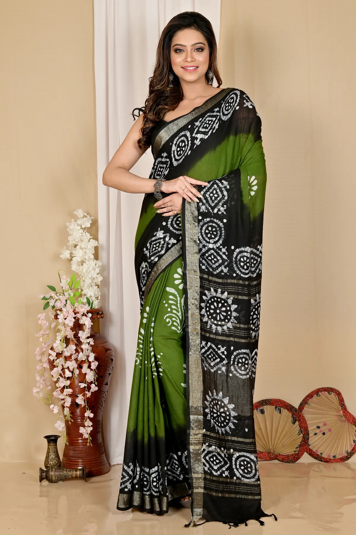 DipDiya Pure Cotton Dark Green Batika Bengali Heritage Batik Print Sarees