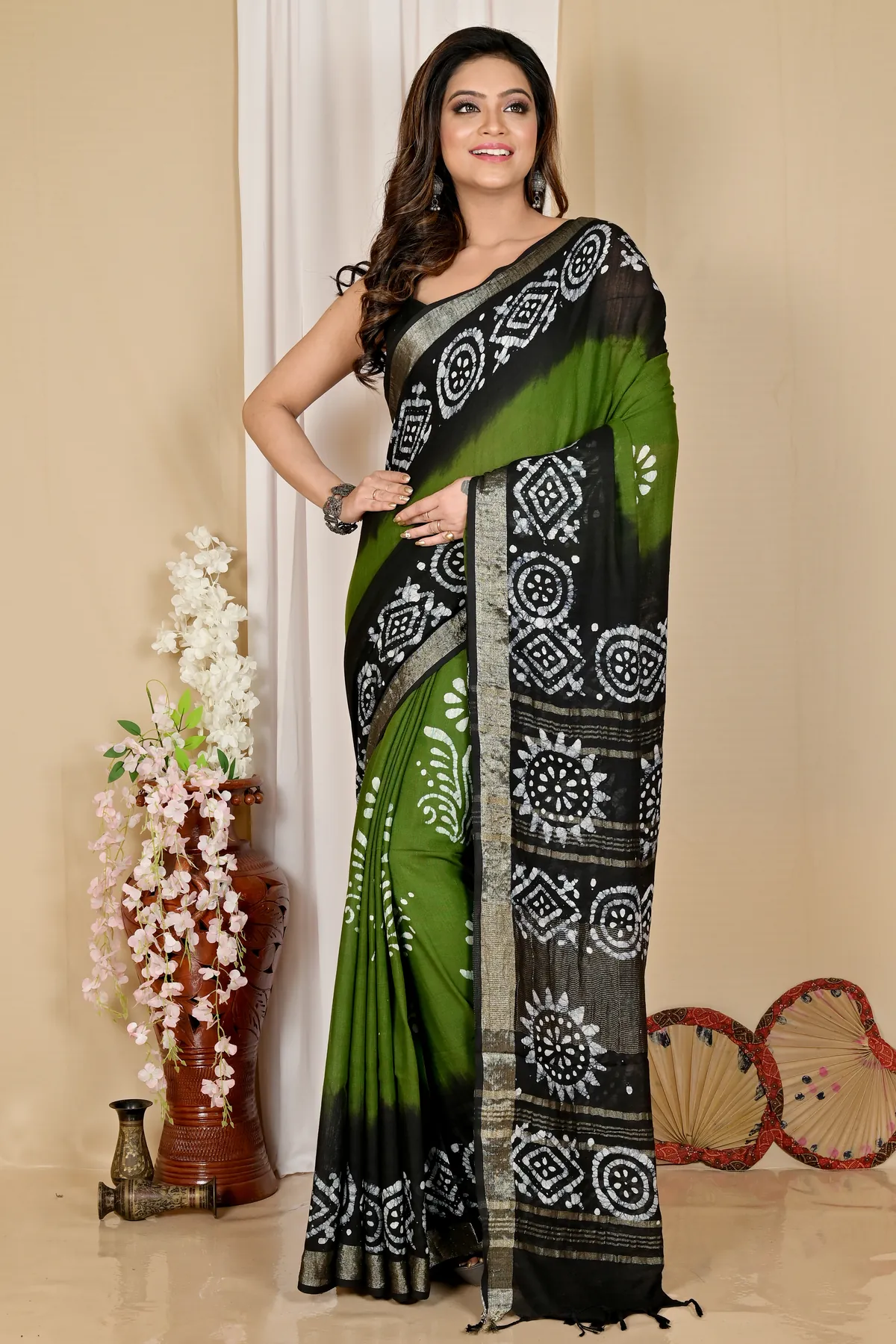 DipDiya Pure Cotton Dark Green Batika Bengali Heritage Batik Print Sarees
