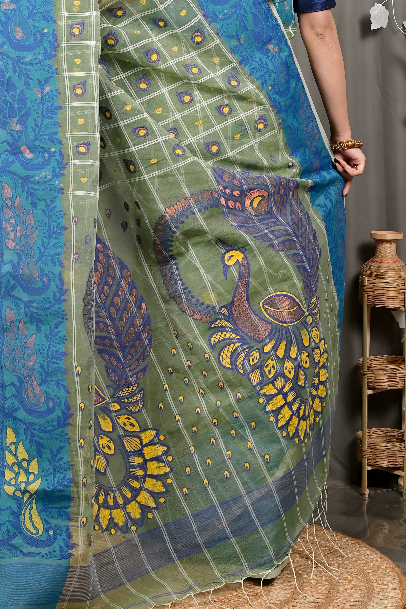 DipDiya Pure Cotton Dark Green Dhrubi Woven with Tradition Jamdani Sarees