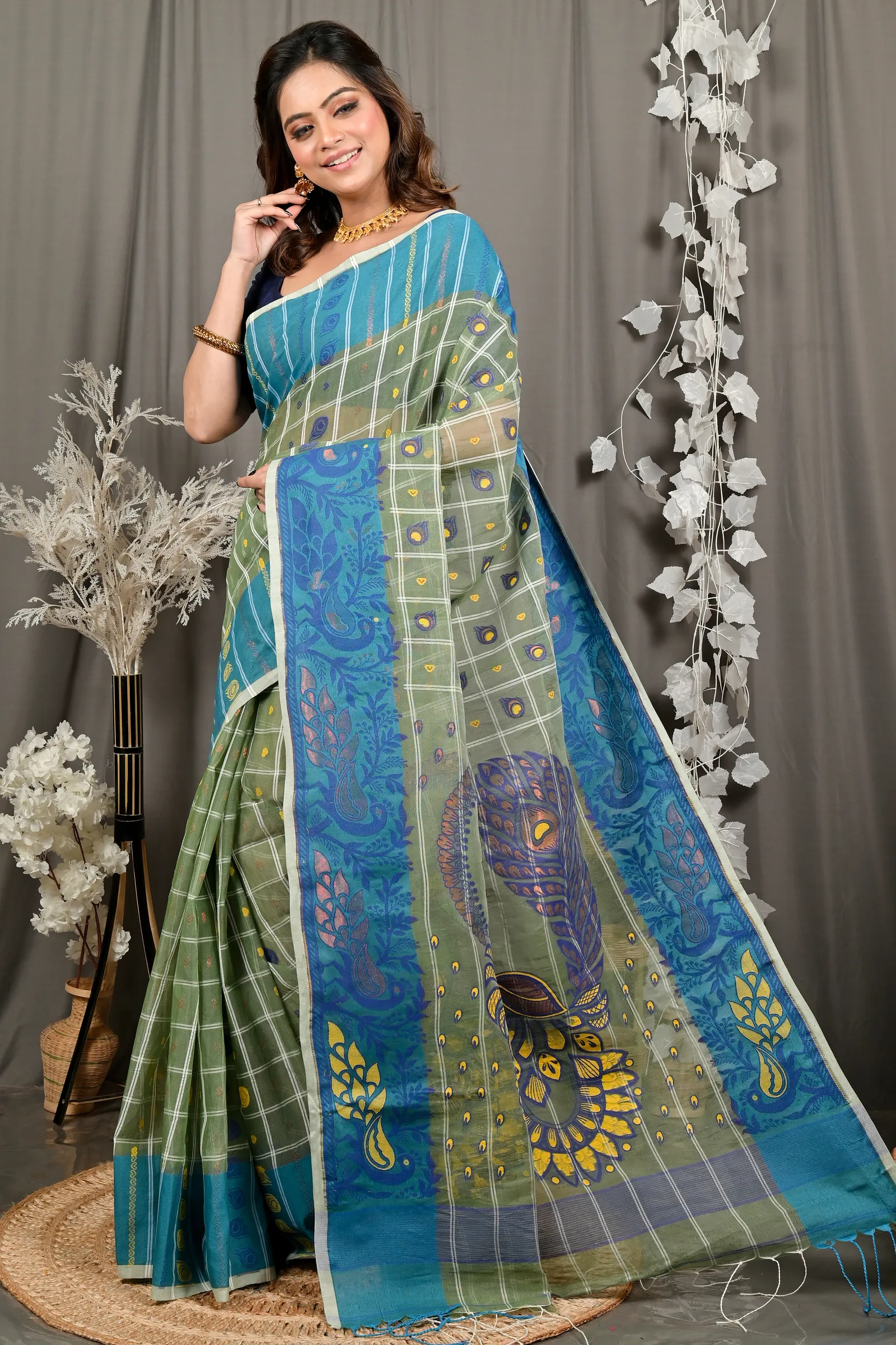 DipDiya Pure Cotton Dark Green Dhrubi Woven with Tradition Jamdani Sarees