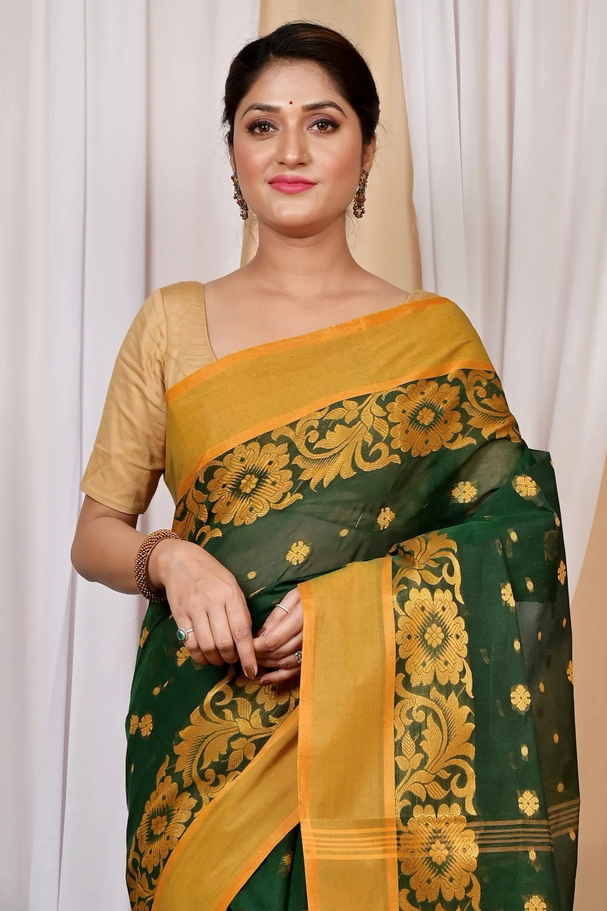 DipDiya Pure Cotton Dark Green Heruka Crafted in Bengal Tant Sarees