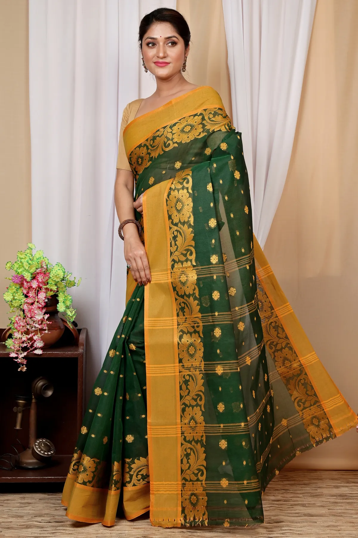 DipDiya Pure Cotton Dark Green Heruka Crafted in Bengal Tant Sarees