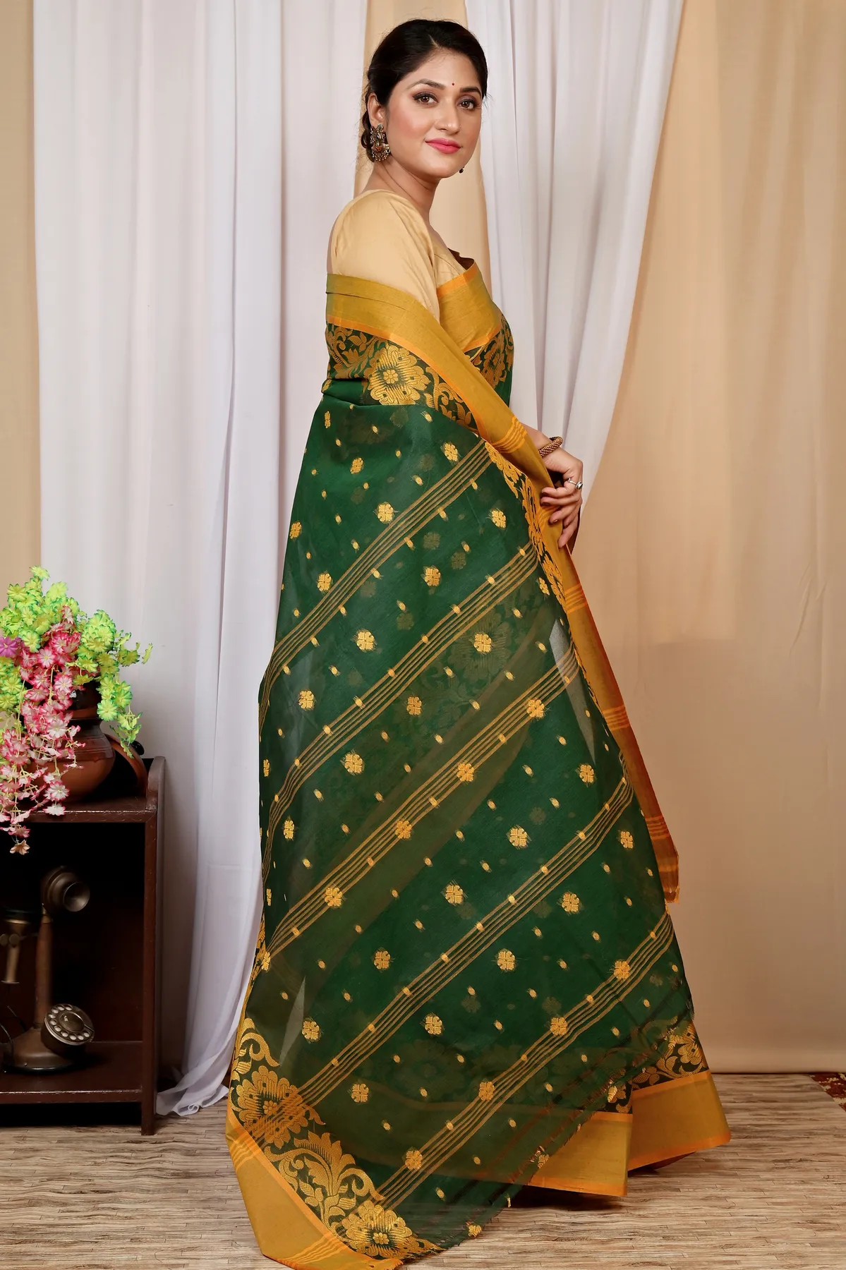DipDiya Pure Cotton Dark Green Heruka Crafted in Bengal Tant Sarees