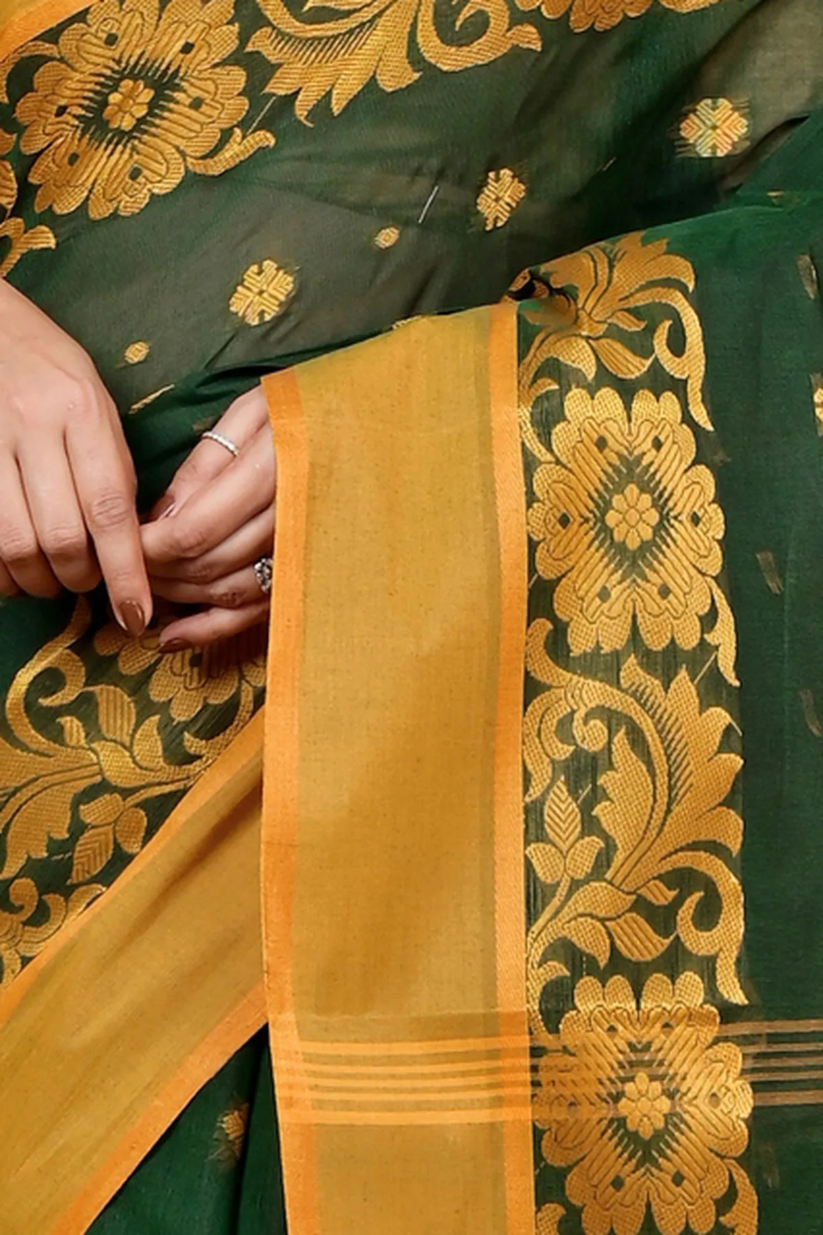 DipDiya Pure Cotton Dark Green Heruka Crafted in Bengal Tant Sarees