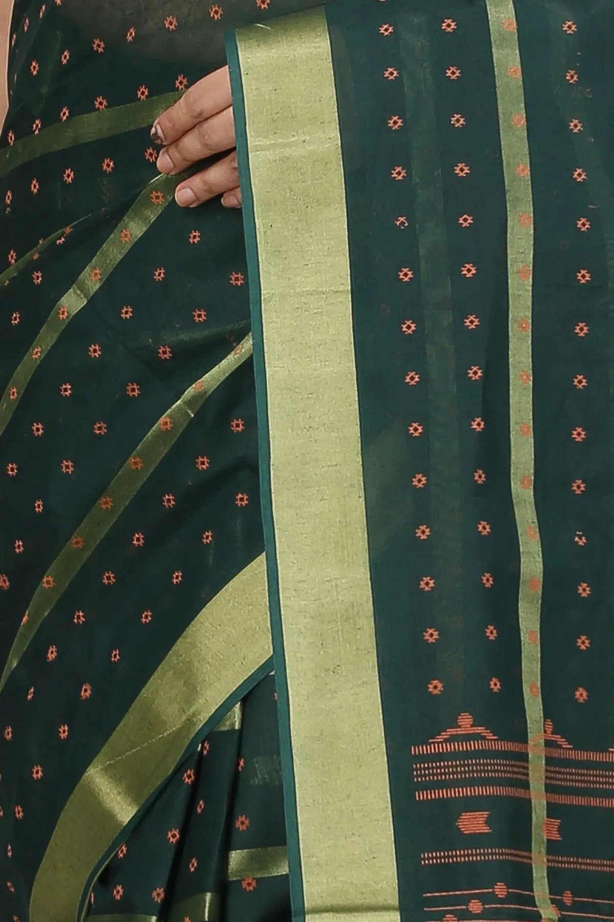 DipDiya Pure Cotton Dark Green Mera Classic Grace Tant Sarees