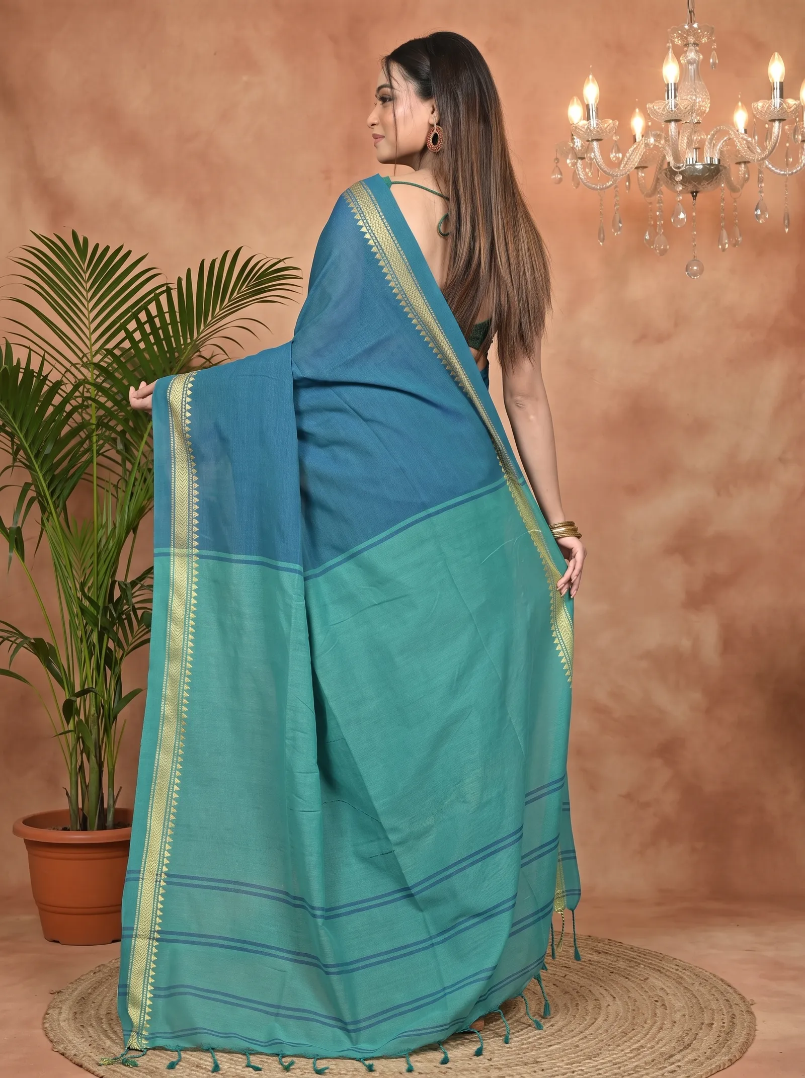 DipDiya Pure Cotton Dark Green Nopra Artisan Crafted Handloom Sarees
