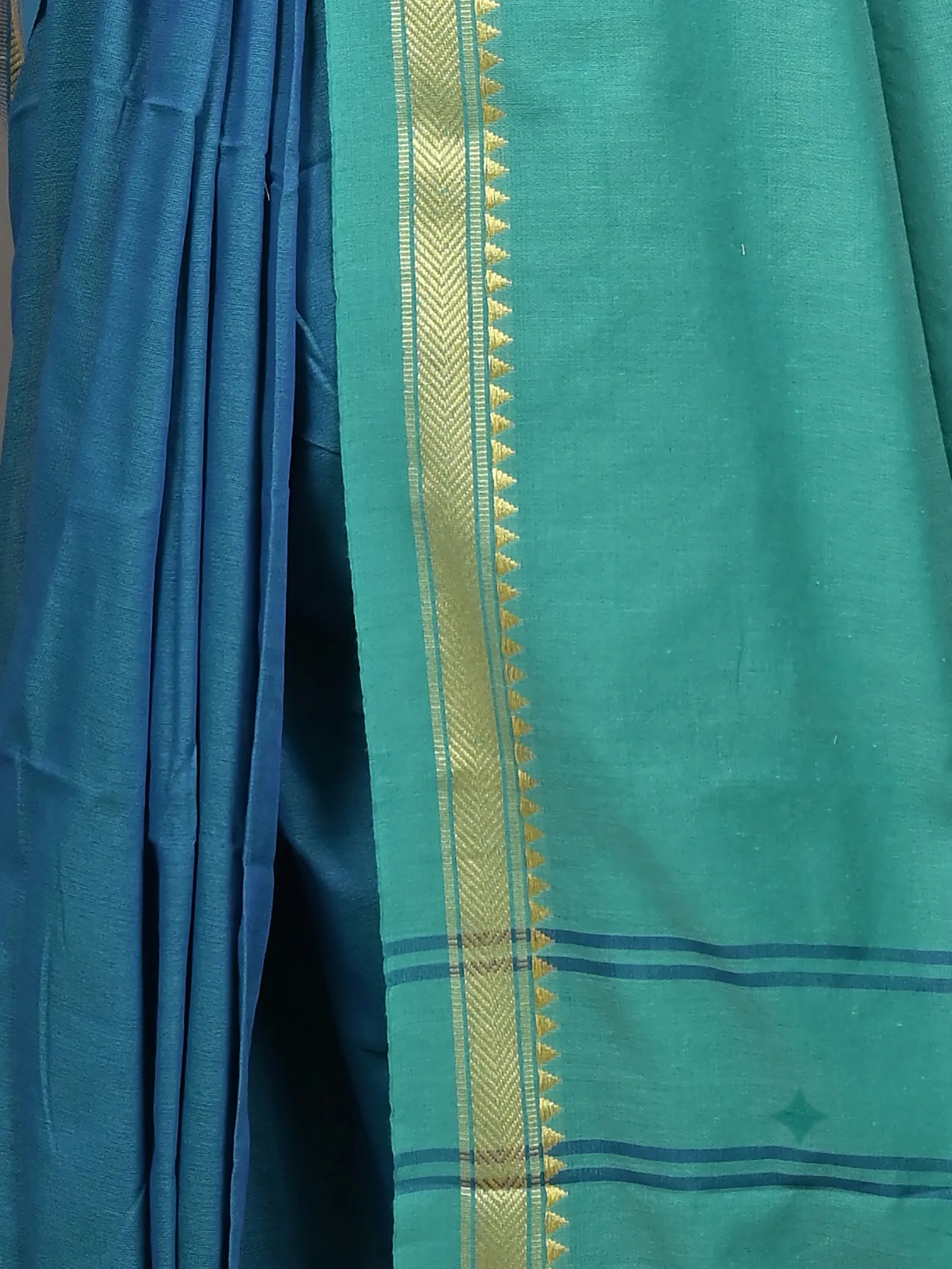 DipDiya Pure Cotton Dark Green Nopra Artisan Crafted Handloom Sarees