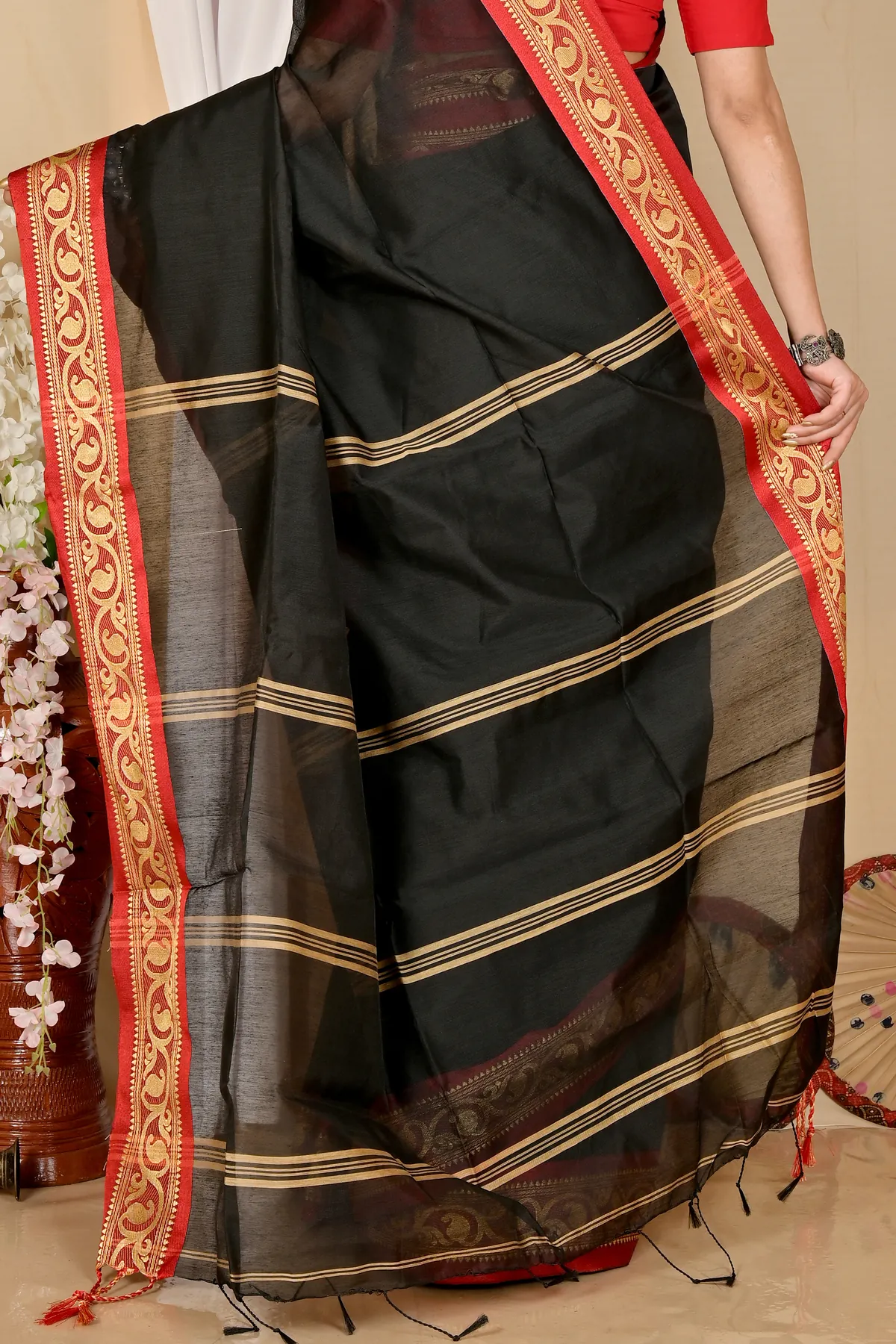 DipDiya Pure Cotton Dark Green Nova Crafted with Soul Handloom Sarees