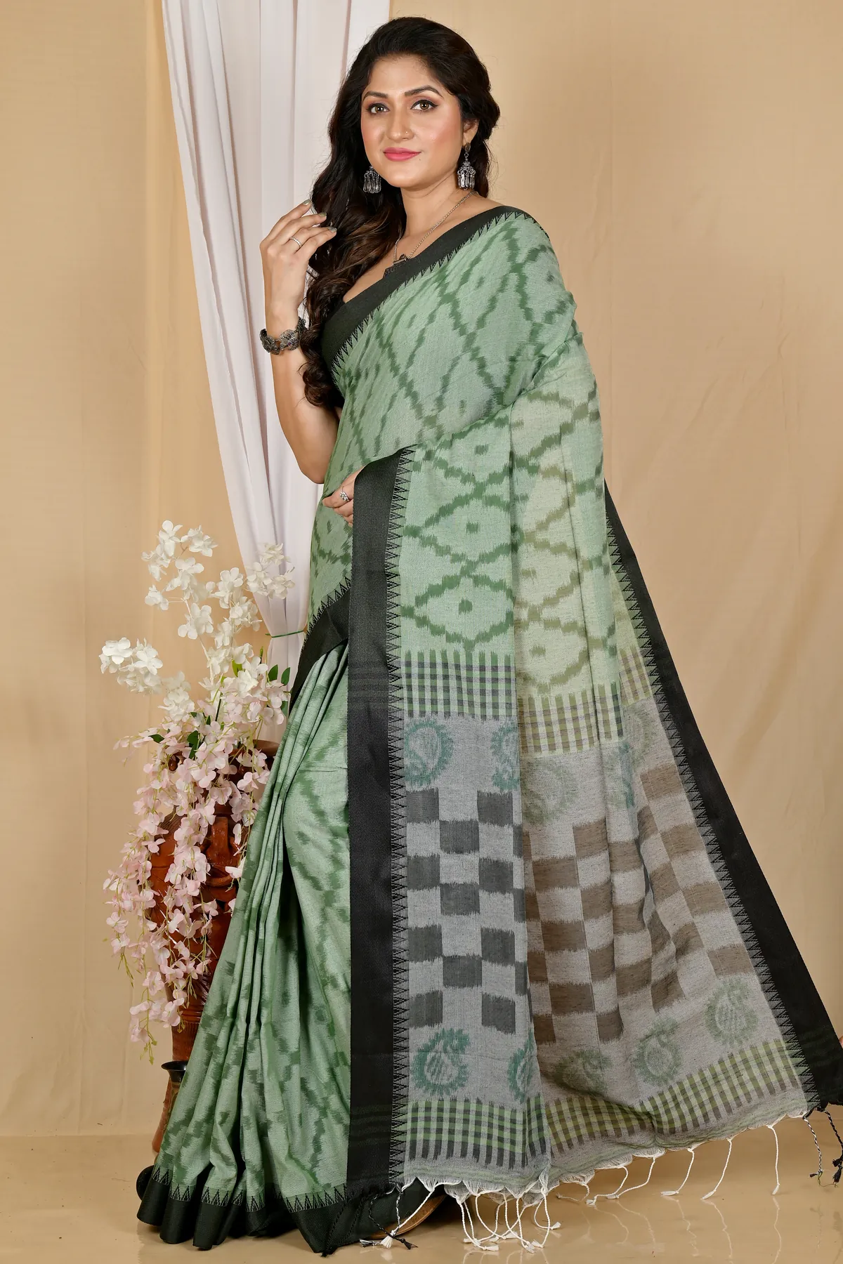 DipDiya Pure Cotton Dark Green Seuma Tradition in Every Thread Handloom Sarees