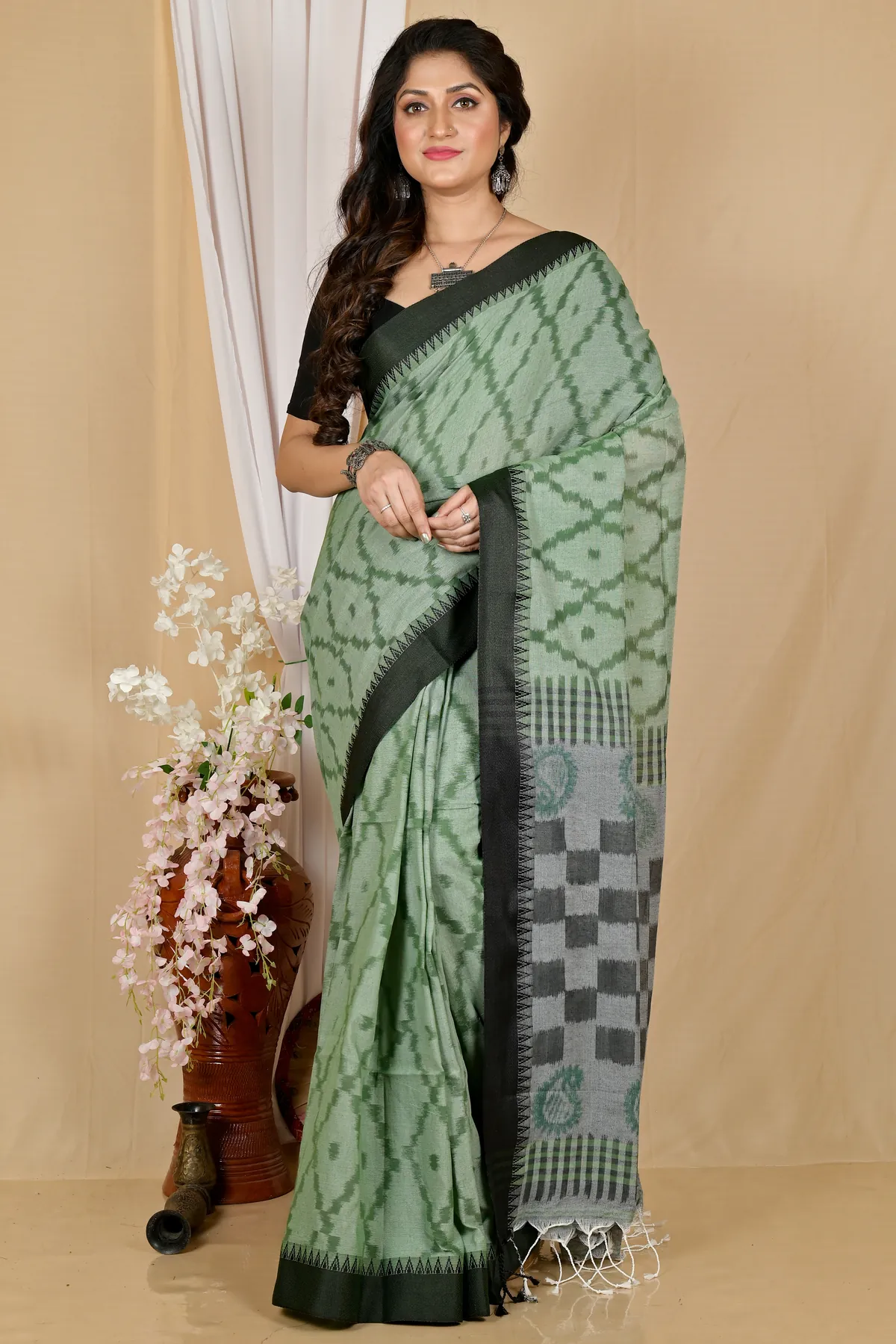 DipDiya Pure Cotton Dark Green Seuma Tradition in Every Thread Handloom Sarees