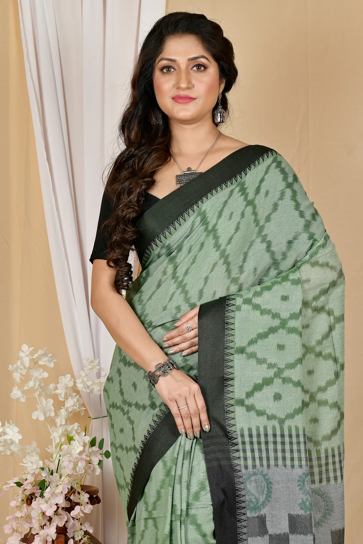 DipDiya Pure Cotton Dark Green Seuma Tradition in Every Thread Handloom Sarees