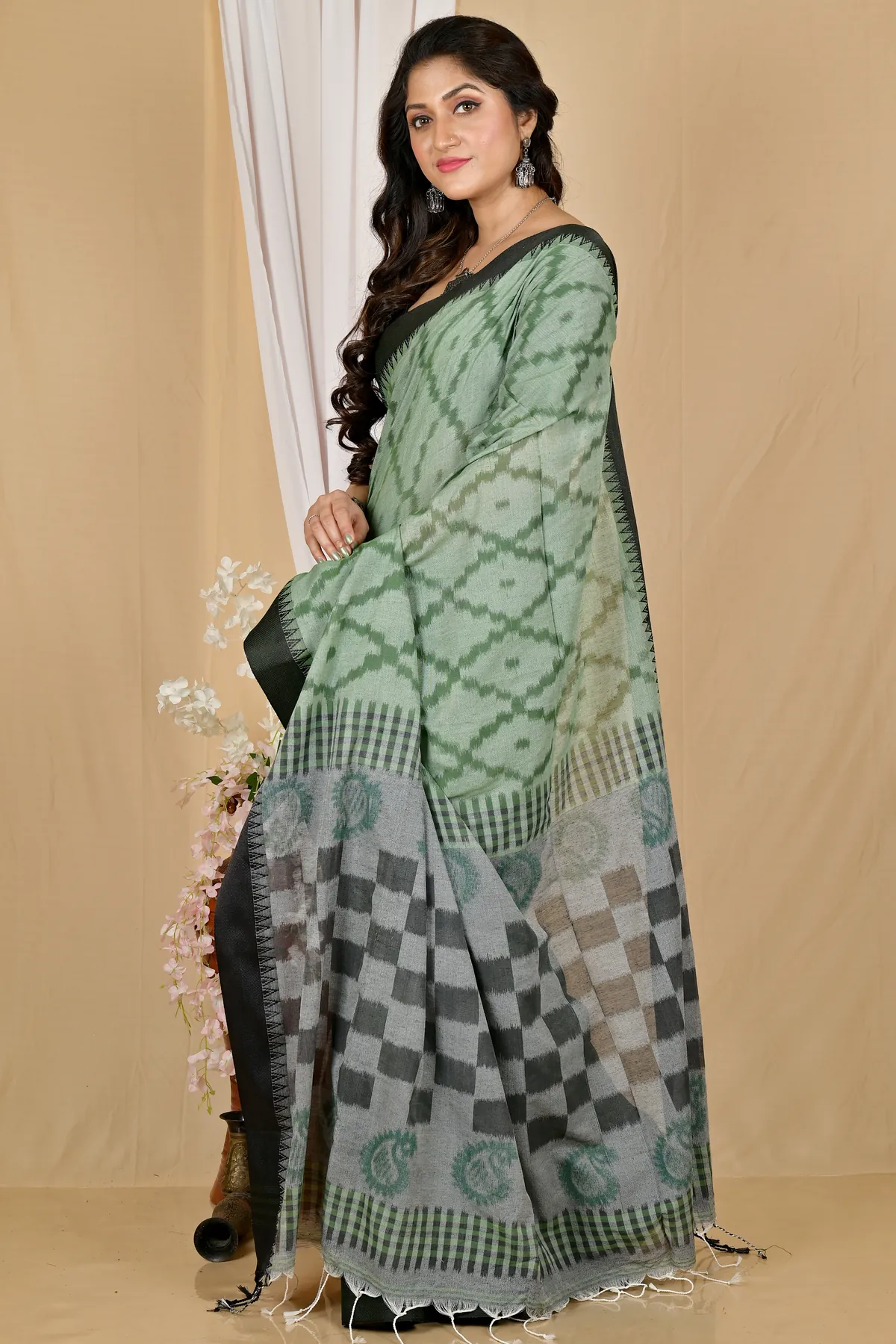 DipDiya Pure Cotton Dark Green Seuma Tradition in Every Thread Handloom Sarees