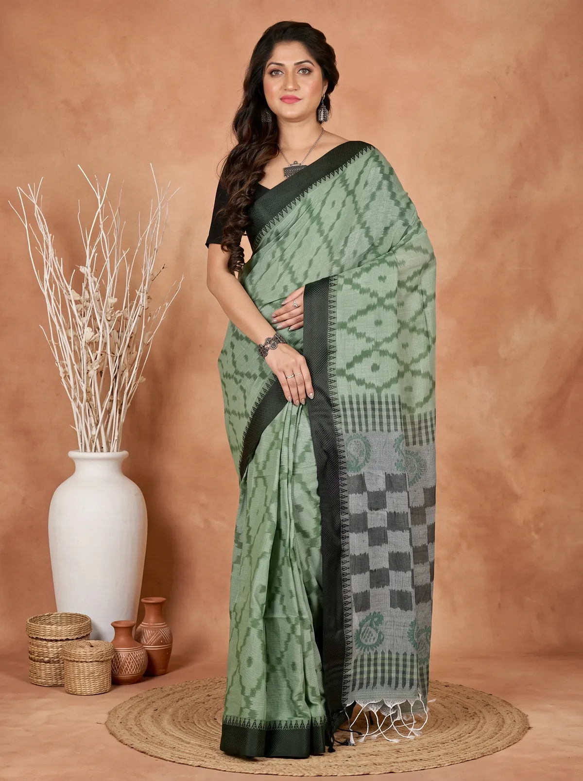 DipDiya Pure Cotton Dark Green Seuma Tradition in Every Thread Handloom Sarees