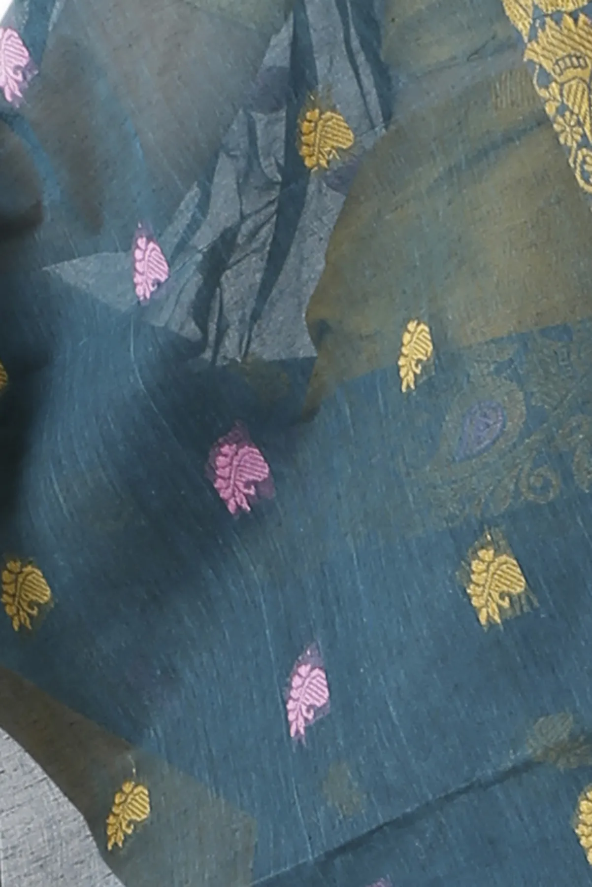 DipDiya Pure Cotton Dark Green Srimati Wrapped in Heritage Tant Sarees
