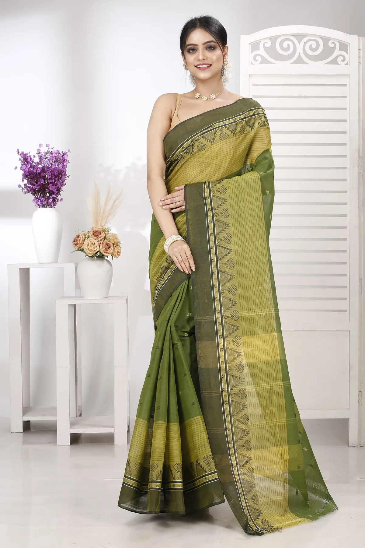 DipDiya Pure Cotton Dark Green Suto The Bengali Classic Tant Sarees